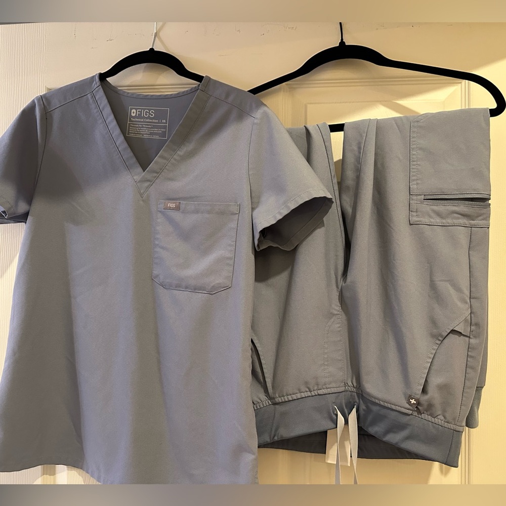 Figs scrubs
